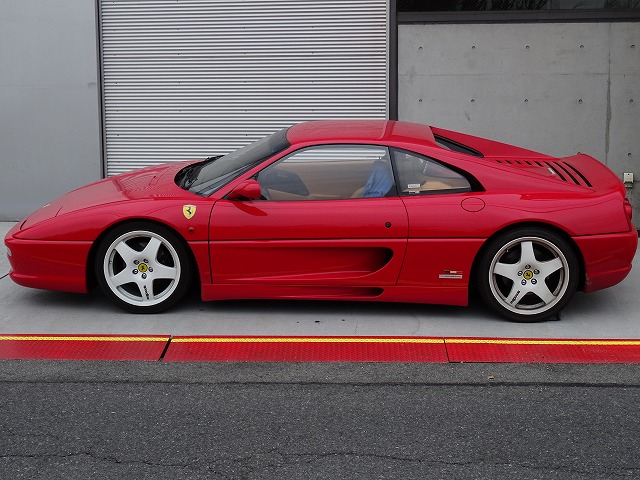 フェラーリF355 車検整備・タイミングベルト交換・エンジンオイル漏れ 